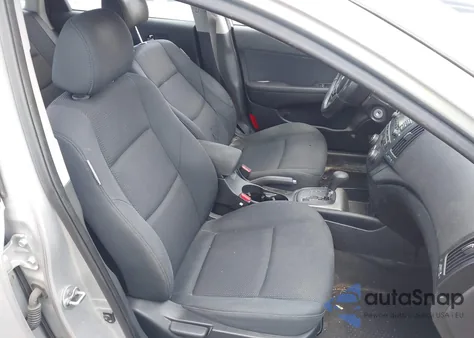 2010 Hyundai Elantra Touring Gls z USA, uszkodzony, nr VIN KMHDC8AE7AU059540